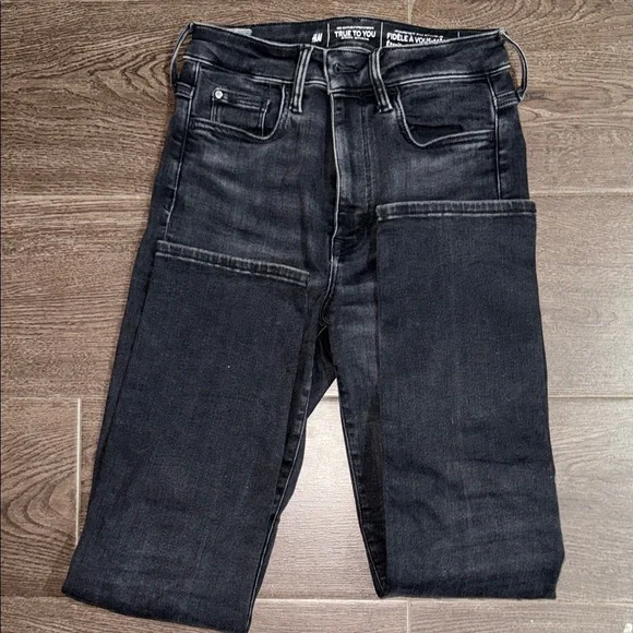 H&M Women's Black Slim Ankle Jeans - Picture 4 of 5